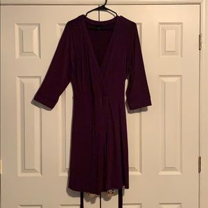 Beautiful v neck, knee length dress.